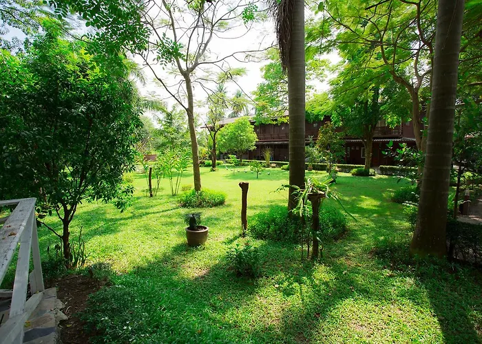 Baan Sukapanpotharam Ban Khao Phra