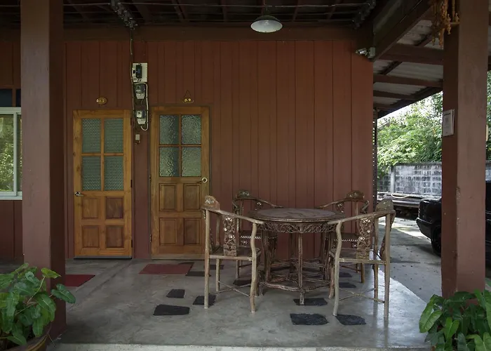 รีสอร์ท Baan Sukapanpotharam 2*