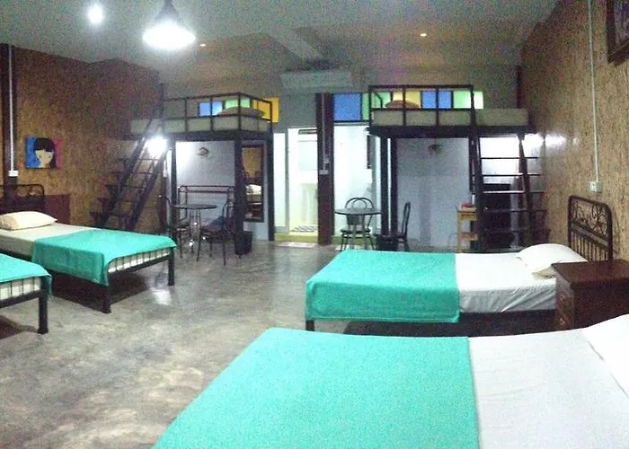 Baan Sukapanpotharam Ban Khao Phra